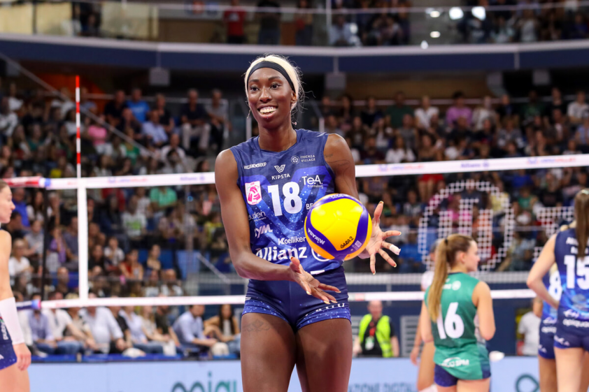 Đối chuyền số 1 thế giới, Paola Egonu hiện đang thi đấu cho CLB Vero Volley Milano